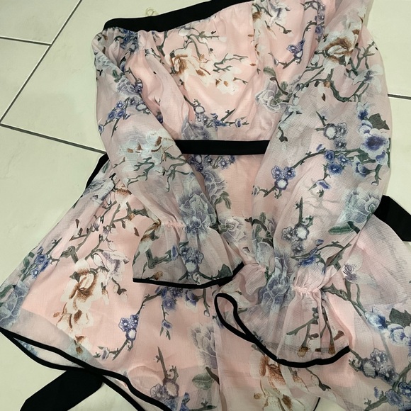 Pink floral off the shoulder playsuit with black detailing - Picture 8 of 9
